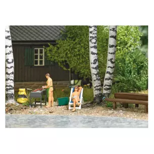 Scénette "Barbecue nudistes" avec 2 personnages Busch 7946 - HO 1/87
