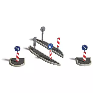 Ilots avec panneaux de signalisation