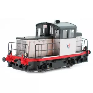 Locotracteur diesel Y-6400 livrée LOCMA gris, châssis gris et traverses rouge
