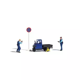Lot "2 policiers arrêtant un véhicule, panneau et pince  BUSCH 7831 - HO : 1/87