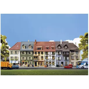 6 Houses in relief