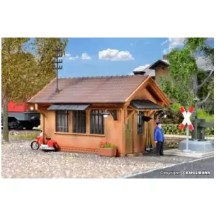 Une maison de gardien éclairée - 85x65x68 mm KIBRI 39309 - HO 1/87