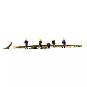 5 secouristes de la TWH tronçonnant des arbres - PREISER 10609 - HO 1/87