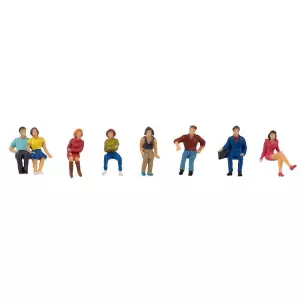 Set of 8 seated female and male passengers Faller 151618 - HO : 1/87