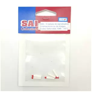 Lot de 5 balises de signalisation d'intersections ou de virages sur Routes Nationales blanc et rouge datant de 1946-1977