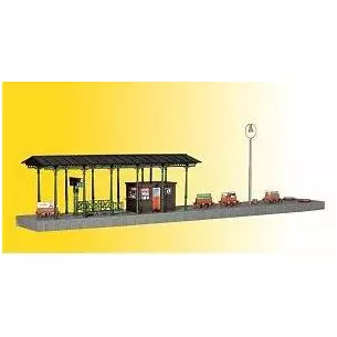 Quai de gare semi couvert avec éclairage