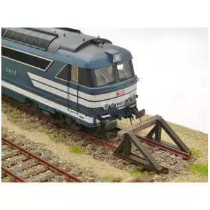 Lot of 12 Metal and Wooden Knockers Model Railroading 113009 - HO 1/87