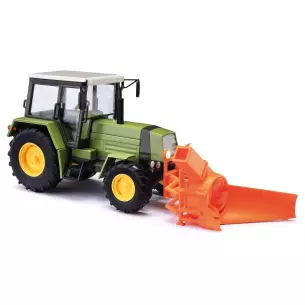 Tracteur ZT 323 avec un accessoire à neige