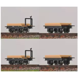 Set of 4 flat cars, 2 with and 2 without brake
