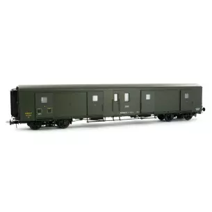 Voiture fourgon à bogie ex-PLM métallisé livrée vert 306 avec feux de fin de convoi fonctionnels