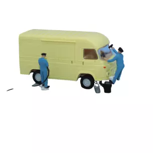 Camionnette Saviem SG2 jaune pâle, 2 pompistes et accessoires SAI 1949 - HO 1/87