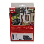 Scénette "Réglage d'antenne parabolique" Busch 7982 - HO : 1/87