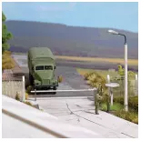 Military checkpoint with Busch figures 1931 - HO : 1/87