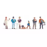 Lot de 6 figurines "Marché de Noël" - NOCH 15926 - HO : 1/87