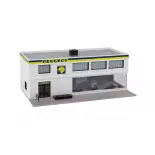 Garage Peugeot avec vitrine MKD 2023 - HO 1/87 - 215 x 80 x 98 mm