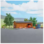Atelier d'entretien routier Voirie en bois et toit noir Busch 8234 - N 1/160