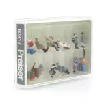 11 voyageurs assis en habits d'hiver - PREISER 10317 - HO 1/87