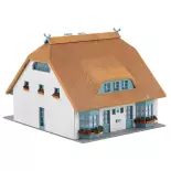 Chaumière avec toit de roseaux HO 1/87