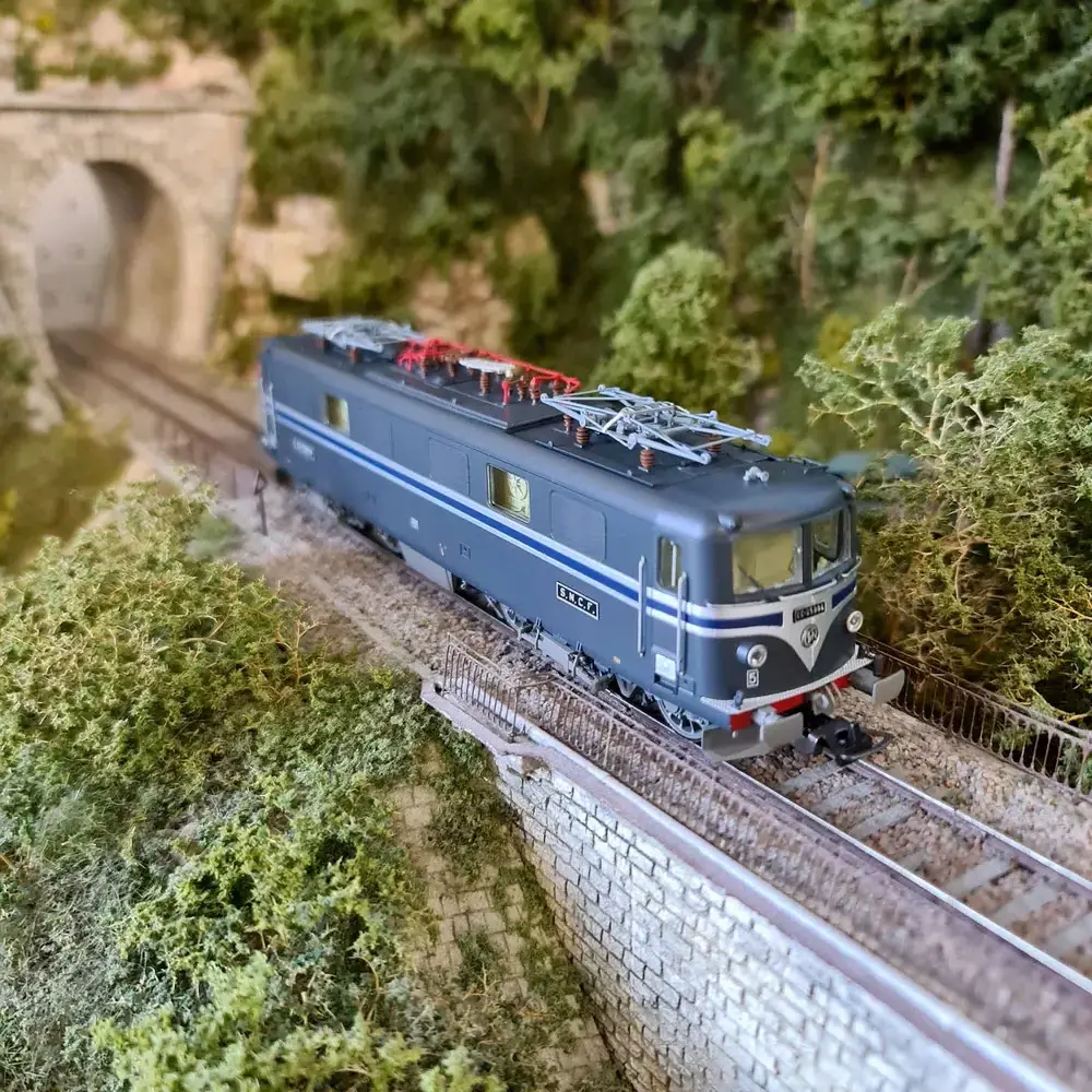 Locomotive_lectrique CC 25007 - Piko 96595 - HO 1-87 - SNCF - EP IV - Sonore - 5_rotated.webp
