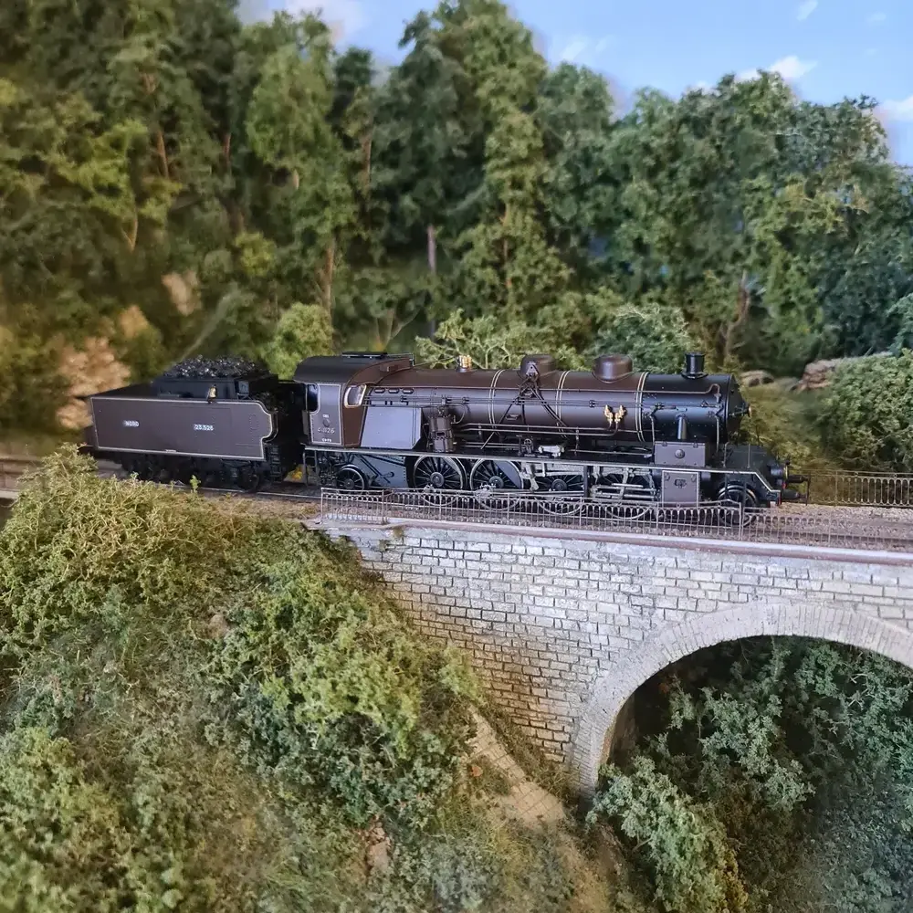Locomotive_vapeur 141 A 4.1126_Chocolat_- Ree Mod_les MB155 - HO 1-87 - NORD-CREIL - Ep II - A_rotated.webp