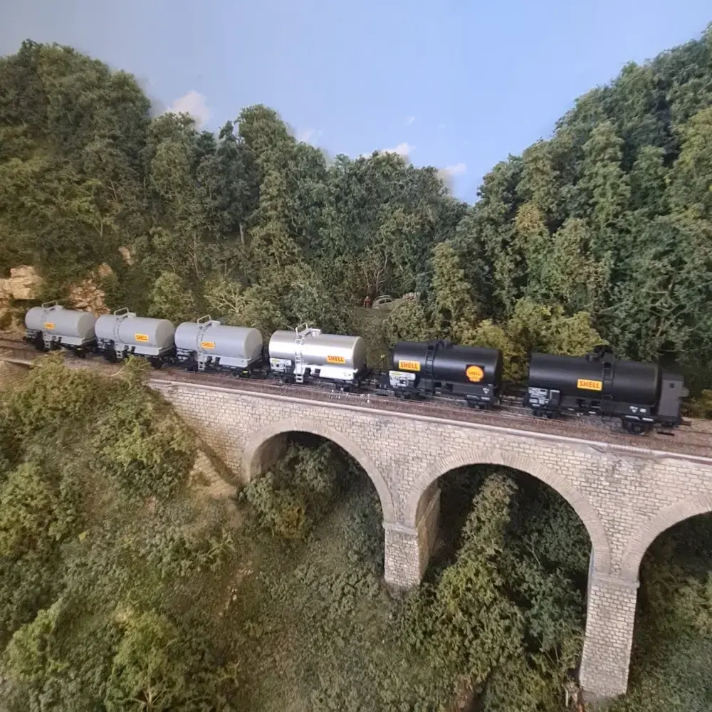Set de 6 wagons citernes OCEM SHELL - Ree Mod_les WB-722 - HO 1-87 - SNCF - Ep III - 5_rotated.webp