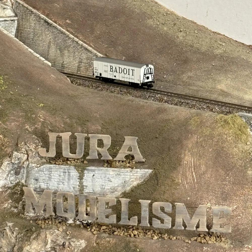 Wagon frigorifique Badoit type UIC 1 - Brawa 67122 - N 1/160 - SNCF - EP III - 4