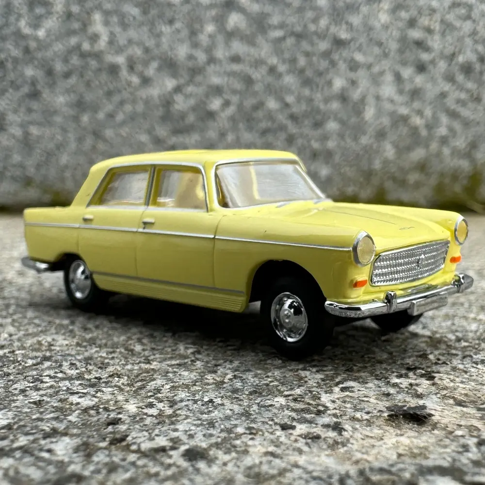Peugeot 404 Brekina 29023 avec toit ouvrant - HO : 1/87 - livrée jaune pale - 4