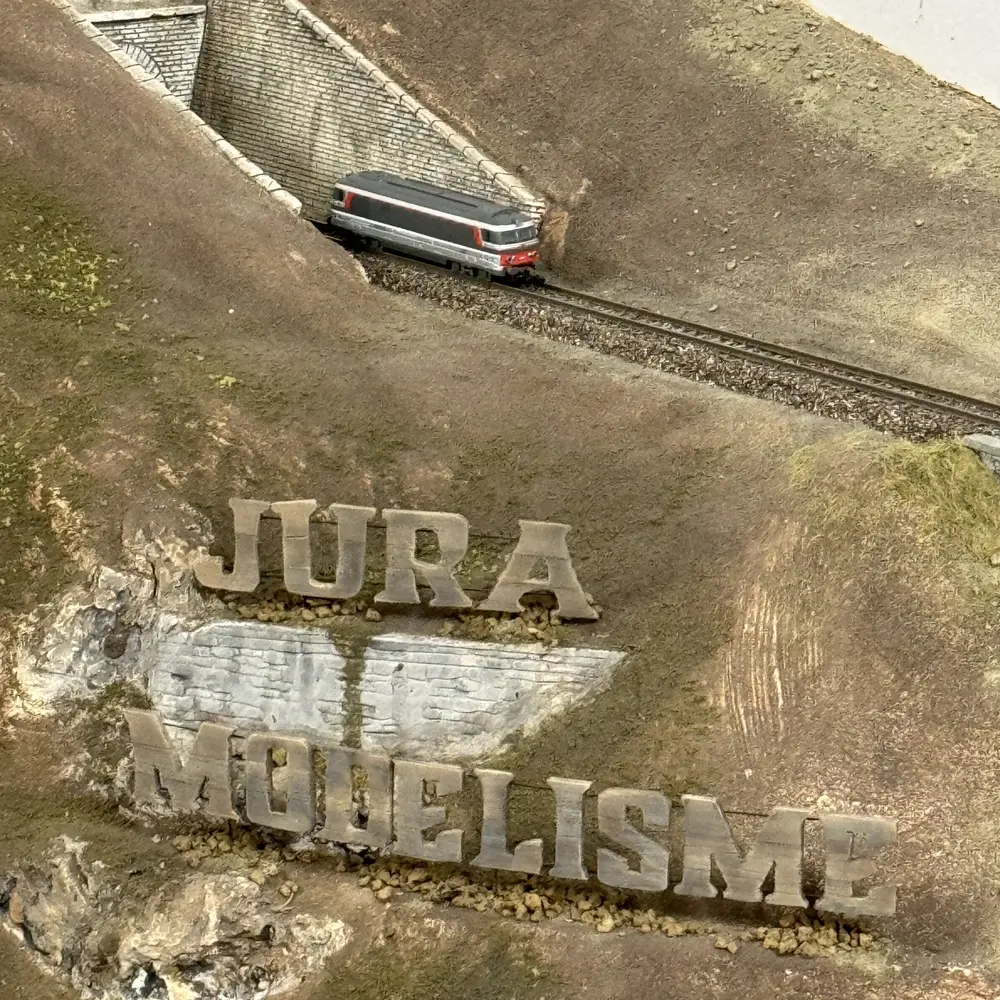 Locomotive diesel BB 67619 Multiservices - Azar Models L01-MS2A - Z 1/220 - SNCF - Ep V-VI - Analogique - 2R - 5