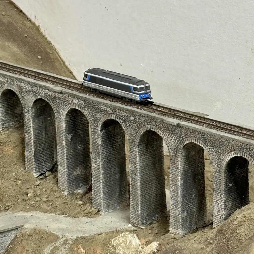 Locomotive diesel BB 67424 Isabelle - Azar Models L01-lS1D - Z 1/220 - SNCF - Ep V-VI - Digital - 2R - 6