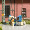 Chariot à plateforme avec bagages - Ensemble d'action scénette - Busch 79910 - HO 1/87 - 2