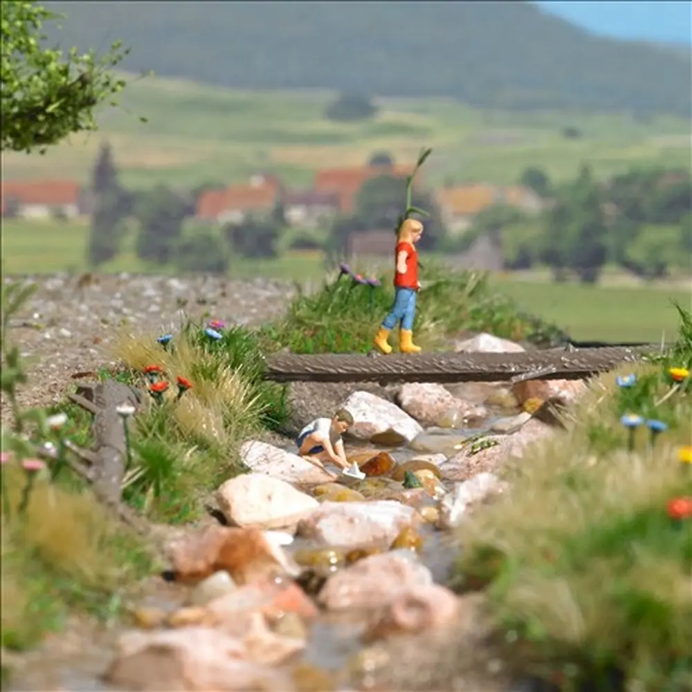 Ensemble d'actions : Jouer au ruisseau de la forêt - Busch 79819 - HO 1/87 - 2