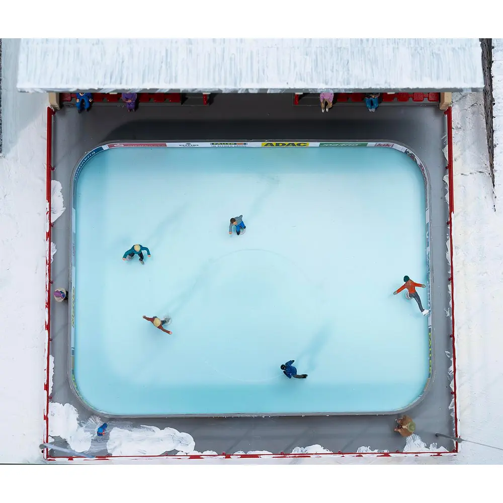 Patinoire artificielle avec figures animées - FALLER 134005 - HO 1/87 - 4