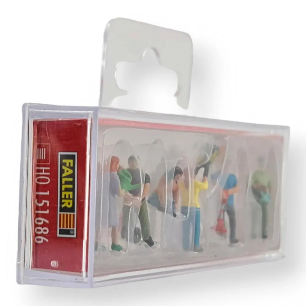 6 Figurines dans le lotissement Faller 151686 - HO 1/87 - 2