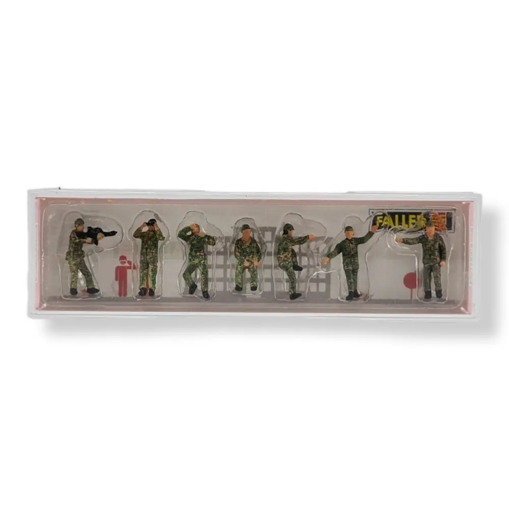 7 soldats en formation - Faller 151751 - HO 1/87e - 3