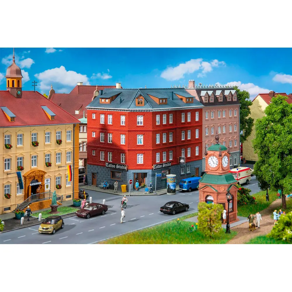 Maison d'angle avec salon de tatouage - FALLER 130138 - HO 1/87 - EP III  - 3