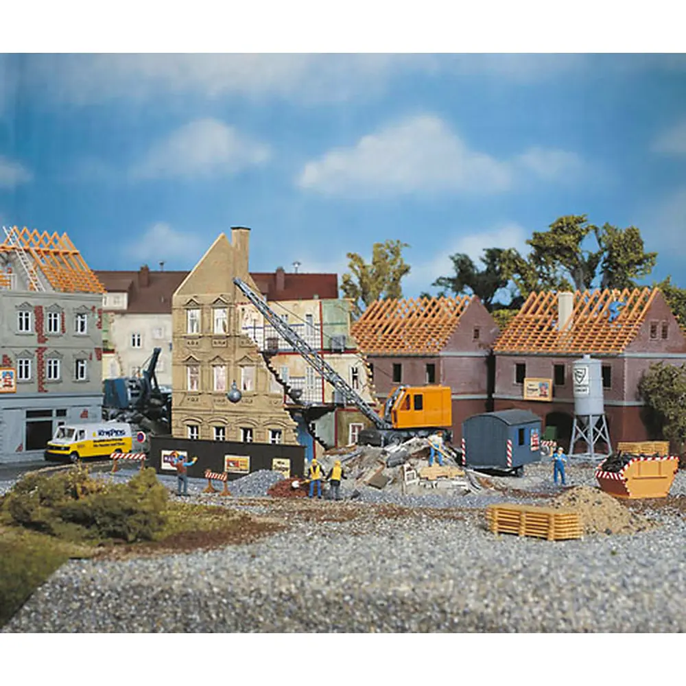 Maison en démolition avec excavateur - Faller 130466 - HO 1/87 - EP II - 4