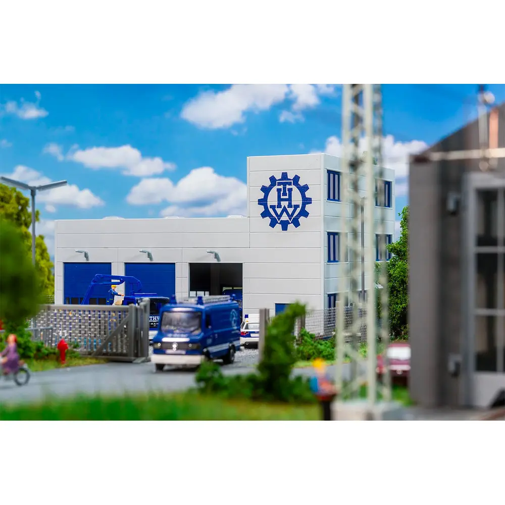 Bâtiment THW éclairé - Faller 130790 - HO 1/87 - EP V - 205 x 155 x 120 mm - 3