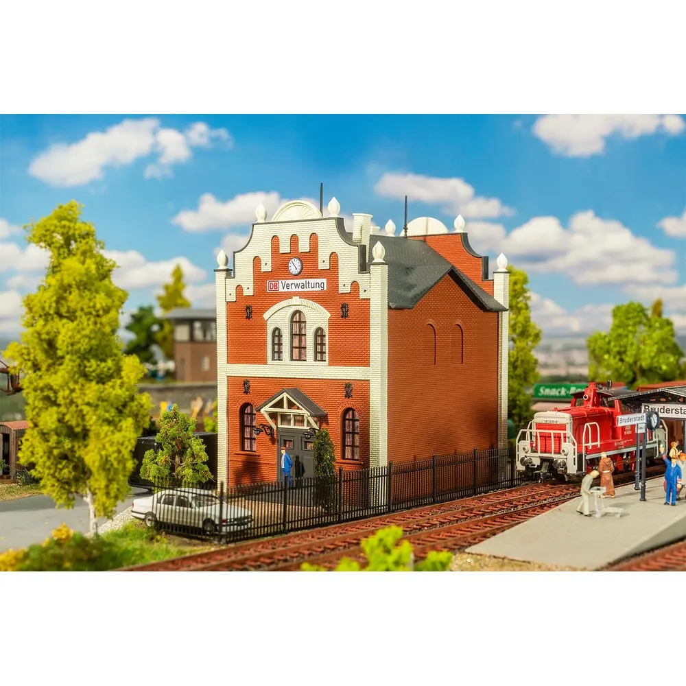 Bâtiment administratif de la DB - Faller 191828 - HO 1/87 - EP II - 148 x 116 x 163 mm - 2