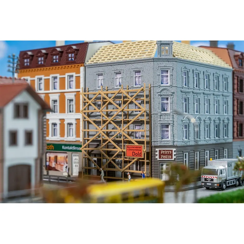 Ancienne maison de ville en cours de rénovation - Faller 232166 - N 1/160 - Ep.IV - 4