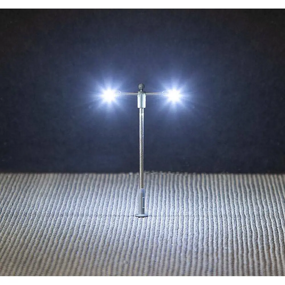 Lampadaire moderne double - N 1/160 - Faller 272222 - 2