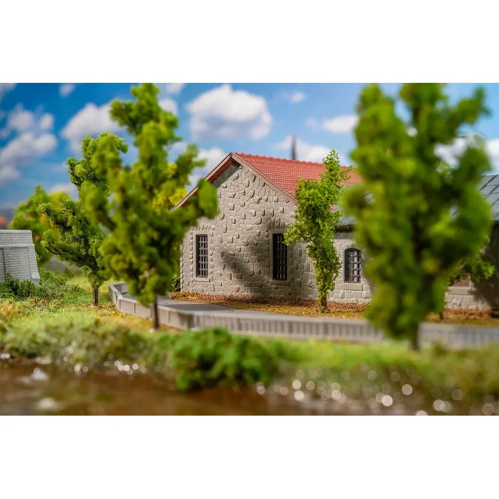 Remise à locomotives à deux niveaux avec atelier - Faller 222106 - N 1/160 - EP II - 182 x 160 x 70 mm - 4