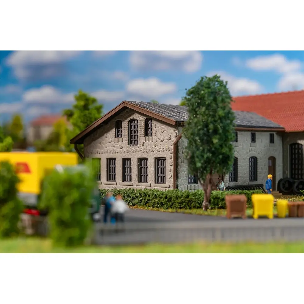 Remise à locomotives à deux niveaux avec atelier - Faller 222106 - N 1/160 - EP II - 182 x 160 x 70 mm - 3