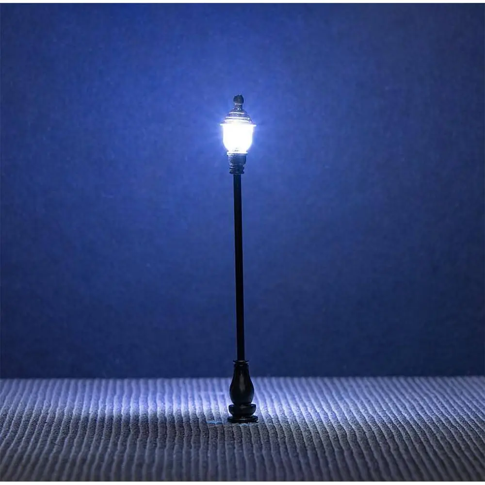 Lampadaire à arc et mat métallique avec LED - HO 1/87 - Faller 180108 - 3