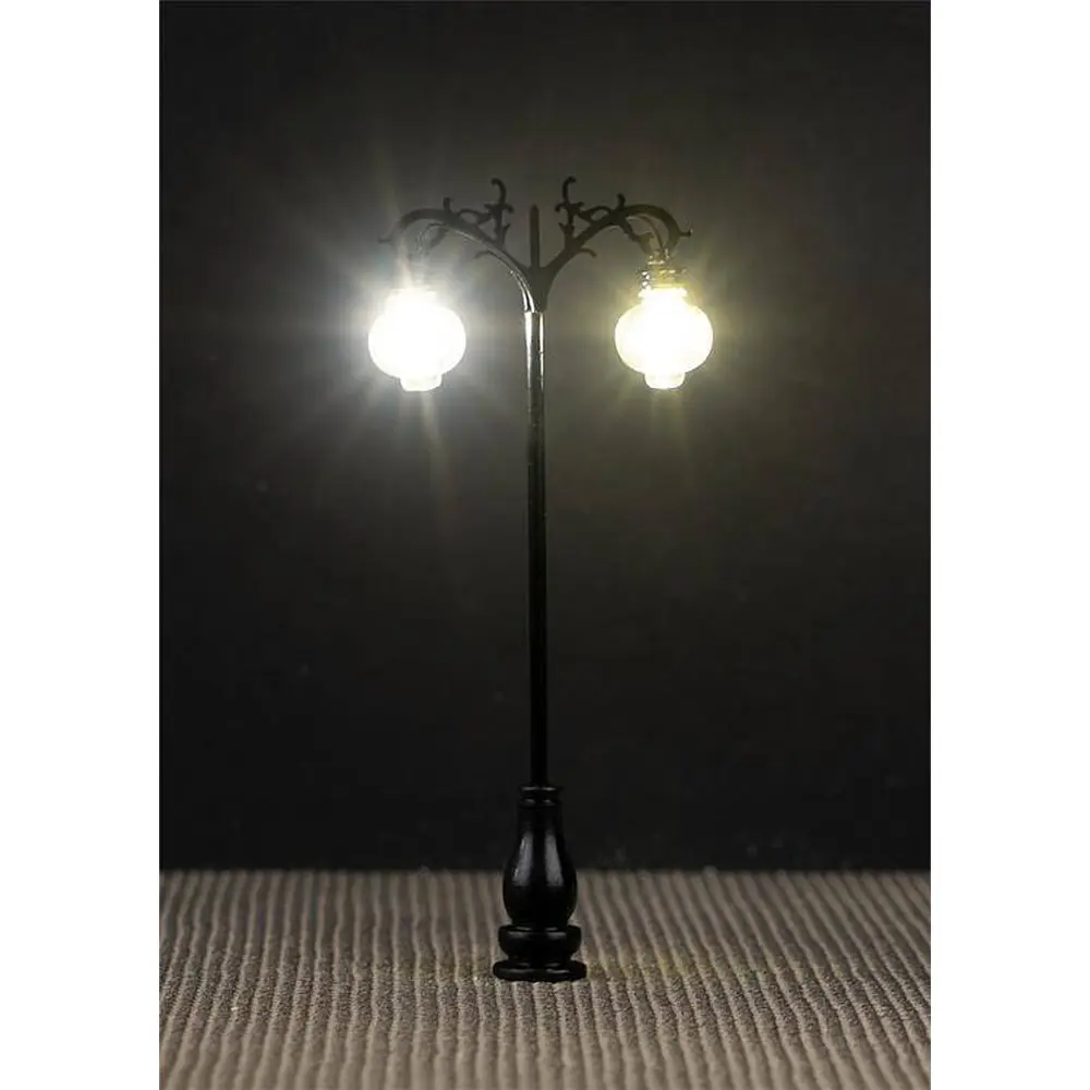 Set de 3 lampadaires en fer forgé avec LED - HO 1/87 - Faller 180107 - 3