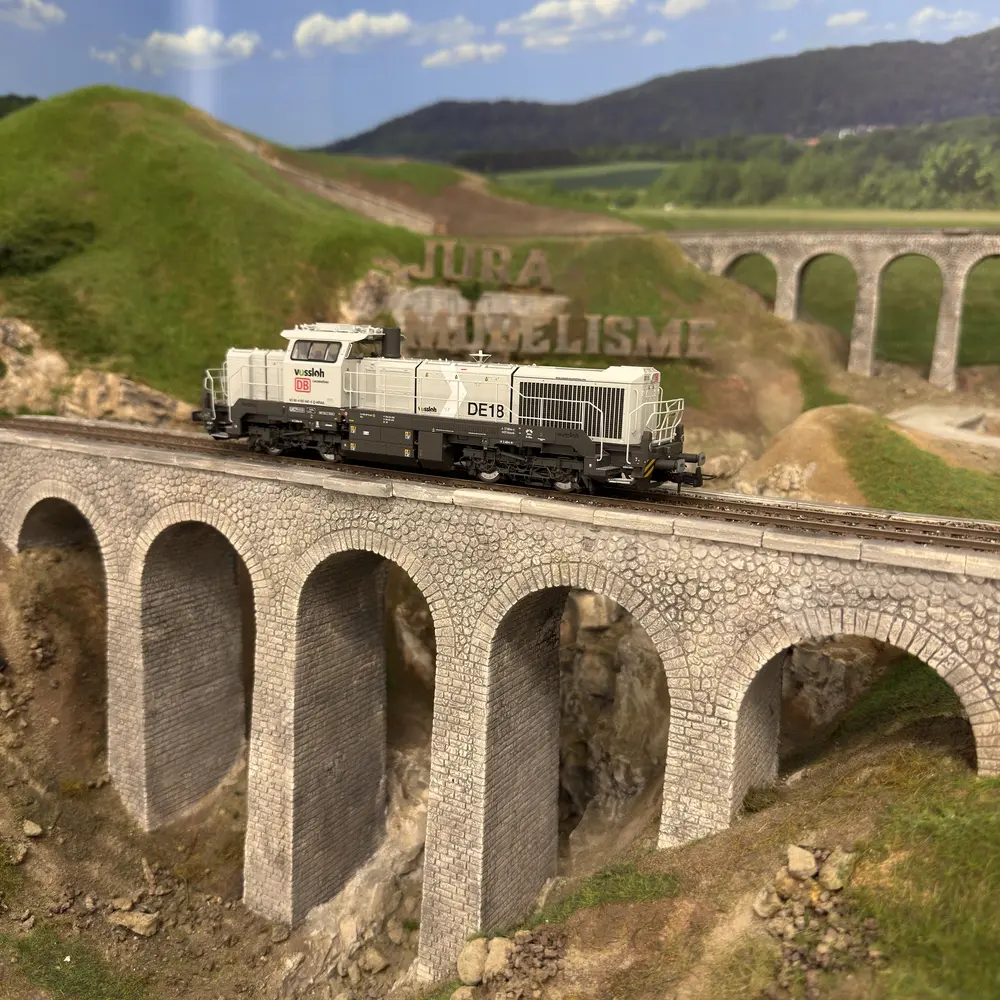 Locomotive diesel Vossloh DE 18, livrée grise - Rivarossi HR2920 - HO 1/87 - DB AG/NorthRail - Ep VI - Analogique - 2R - 6