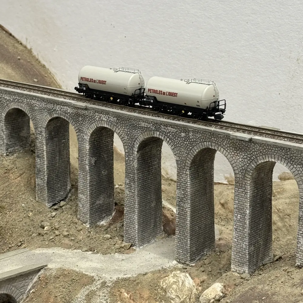 Coffret de 2 wagons citernes à 3 essieux "Petrole de l'Ouest" - Arnold HN6677 - SNCF - N 1/160 - EP IV - 2R - 5