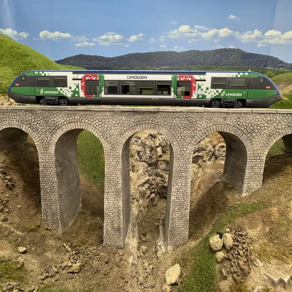 Autorail Diesel X73500 TER Limousin - Jouef HJS2467- SNCF - HO 1/87 - EP VI - 2R - Analogique  - 8