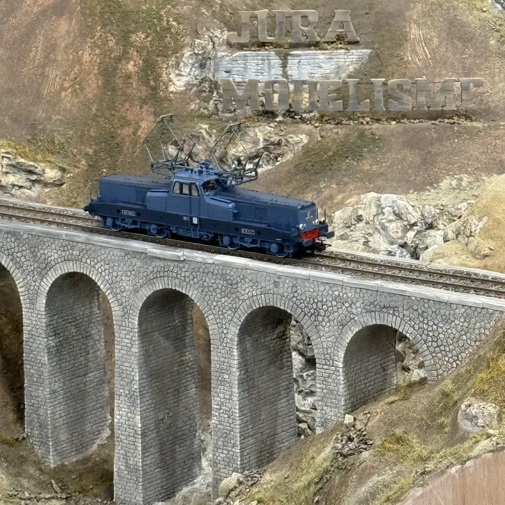 Locomotive électrique BB 13052 "Cité du train" - Jouef HJ2450 - HO 1/87 - SNCF - Ep IV - Analogique - 2R - 5