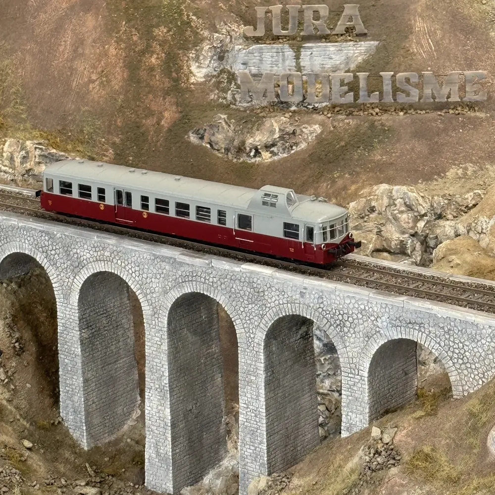 Autorail diesel X 3829 « Picasso », livrée rouge rubis/gris perle - Jouef HJ2616 - HO 1/87 - SNCF - Ep III - Analogique - 2R - 5