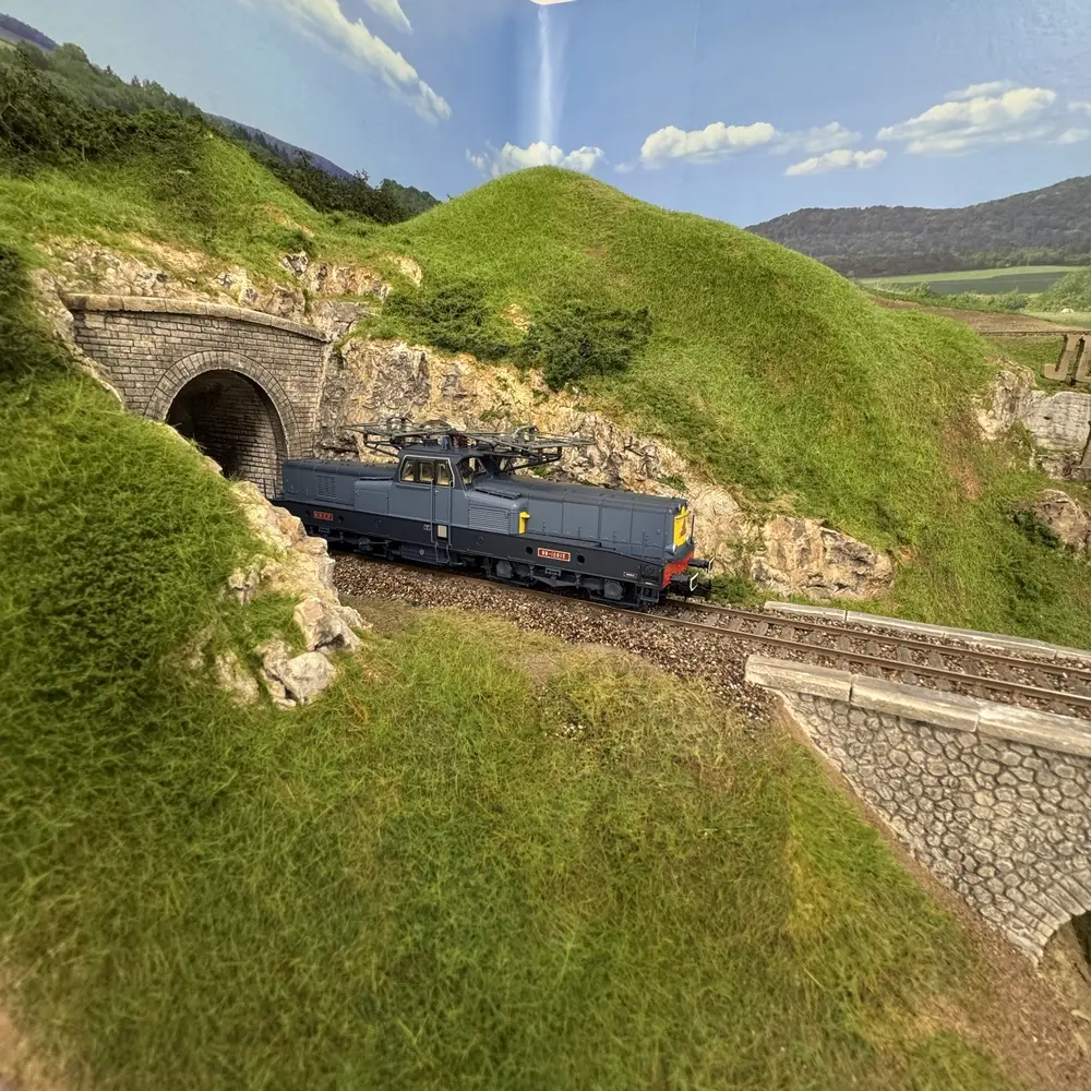 Locomotive électrique BB 12013 - Jouef HJ2449 - HO 1/87 - SNCF - Ep III - Analogique - 2R - 5